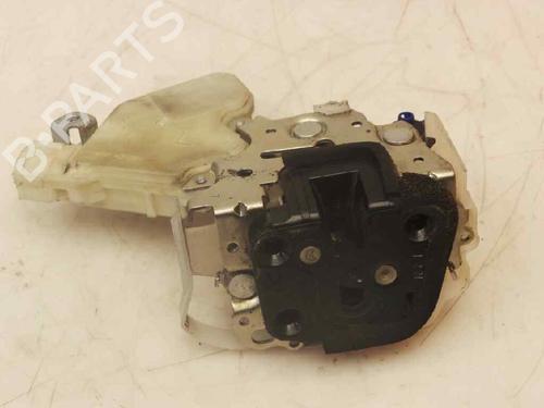 Used Tailgate lock SUZUKI GRAND VITARA II (JT, TE, TD) 1.9 DDiS All-wheel Drive (JT419, TD44, JB419WD, JB419XD,... (129 hp) 23383407