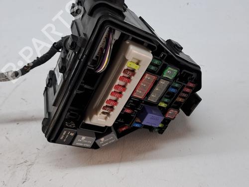 Used Fuse box TOYOTA YARIS (_P13_) 1.3 (NSP130_, NSP130) (99 hp) 23288975