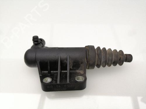 Used Clutch slave cylinder FIAT QUBO (225_) 1.3 D Multijet (225CXB1A, 225AXB1A, 225CXB11, 225AXB11,... (75 hp) 23405038