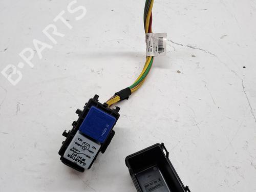 Used Fuse box RENAULT MEGANE III Hatchback (BZ0/1_, B3_) 1.5 dCi (106 hp) 26285985