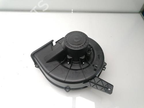 Heater blower motor SEAT IBIZA IV ST (6J8, 6P8) 1.6 TDI | BP23940513M62 