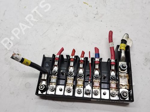 Used Fuse box VW MULTIVAN T5 (7HM, 7HN, 7HF, 7EF, 7EM, 7EN) 2.5 TDI (130 hp) 23382456