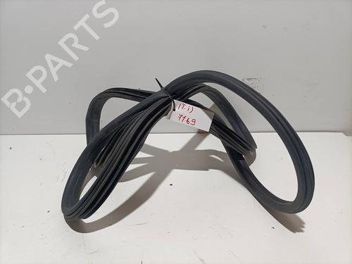 Used Rubber door seal PEUGEOT 308 I (4A_, 4C_) 1.6 HDi (109 hp) 25986857
