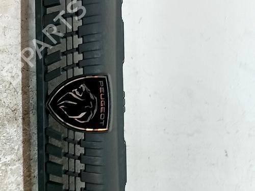 Used Grille Grille 37289213 37289213