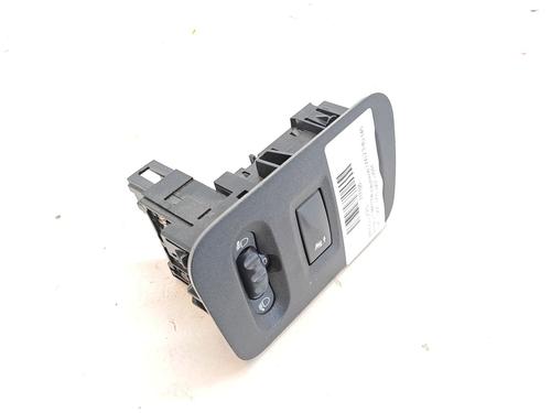 Used Headlight switch RENAULT MASTER III Van (FV) 2.3 dCi 125 FWD (FV0C, FV0D, FV0G, FV0H, FV0J, FV0K,... (125 hp) 30452251