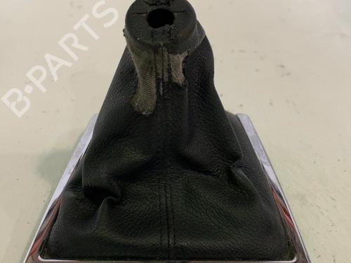 Used Shift knob Shift knob TOYOTA COROLLA Verso (ZER_, ZZE12_, R1_) 2.2 D-4D (AUR10_, AUR10R) (136 hp) 33772875 33772875