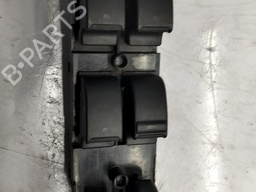 Pulsantiera anteriore sinistra TOYOTA COROLLA (_E12_) 2.0 D-4D (CDE120R, CDE120L_) (110 hp) 32286016