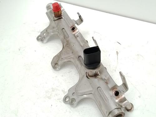 Used Injection rail Injection rail AUDI A4 B8 (8K2) 2.0 TFSI (211 hp) 39740772 39740772