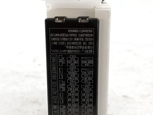 Used Fuse box Fuse box 38416596 38416596