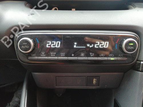 Used Climate control TOYOTA YARIS (_P21_, _PA1_, _PH1_) 1.5 Hybrid (MXPH10, MXPH11) (116 hp) 23941555