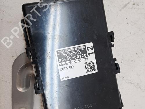 Used Electronic module TOYOTA YARIS (_P13_) 1.3 (NSP130_, NSP130) (99 hp) 23289033