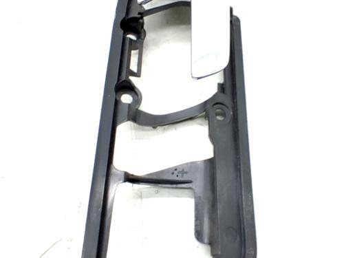 Poignée intérieure avant gauche VW POLO IV (9N_, 9A_) 1.4 TDI (70 hp) 32105470