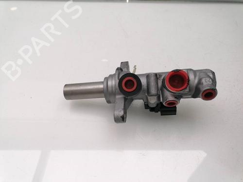 Hovedbremsecylinder VW GOLF VII (5G1, BQ1, BE1, BE2) 1.6 TDI (105 hp) 23941737