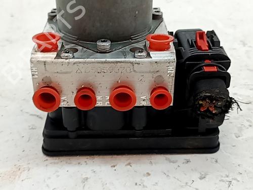 Used ABS pump ABS pump SKODA RAPID Spaceback (NH1) 1.6 TDI (90 hp) 35721819 35721819