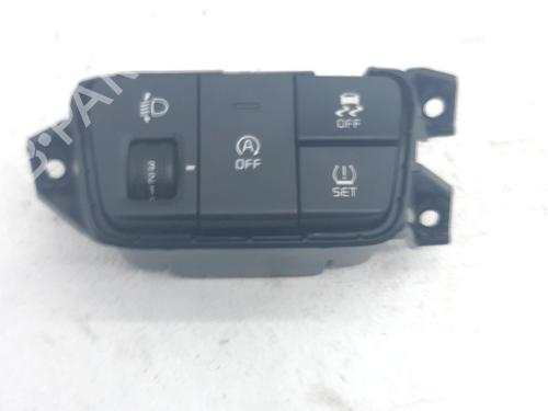 switch-kia-stonic-yb-2017-33767947 main image