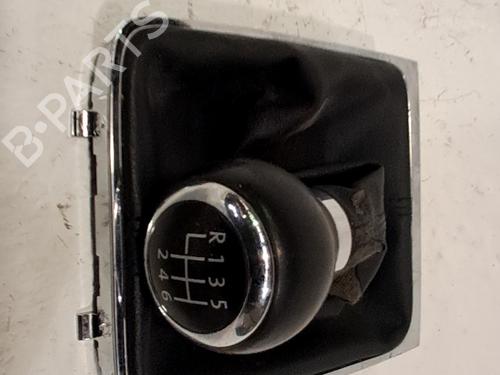 Used Shift knob Shift knob VW PASSAT B6 (3C2) 2.0 TDI (140 hp) 33772824 33772824