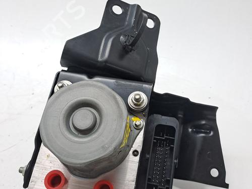 Used ABS pump NISSAN X-TRAIL III (T32_, T32R, T32RR) 2.0 dCi (T32) (177 hp) 31369354