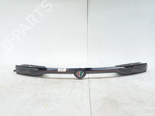 Used Rear center light ALFA ROMEO TONALE (965_) 1.6 VGT-D (131 hp) 29302905