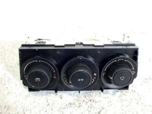 climate-control-peugeot-308-i-4a_-4c_-2007-2008-2009-2010-2011-2012-2013-2014-2015-2016-32107898 main image
