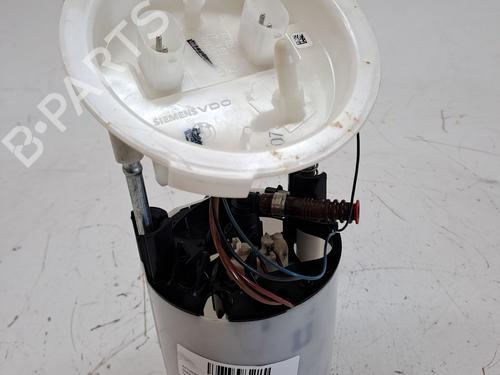 Used Fuel pump BMW 1 Convertible (E88) 120 i (170 hp) 23944992