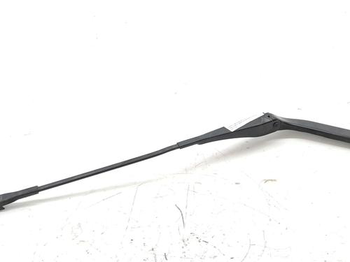 Used Front windshield wiper arm BMW 1 (E87) 118 d (122 hp) 28958174