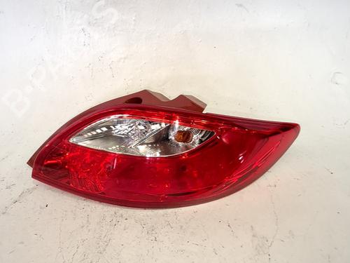 Used Right taillight Right taillight MAZDA 2 (DE_, DH_) 1.5 (DE5FS) (103 hp) 33768424 33768424