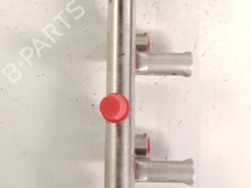 Used Injection rail PEUGEOT 2008 I (CU_) 1.2 THP 110 / PureTech 110 (110 hp) 31153430