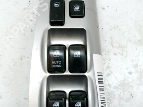 Used Left front window switch KIA SPORTAGE II (JE_, KM_) 2.0 CRDi (140 hp) 31035595