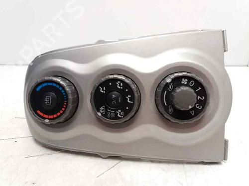 Used Climate control TOYOTA YARIS (_P9_) 1.3 VVT-i (SCP90_, SCP90R) (87 hp) 23650021