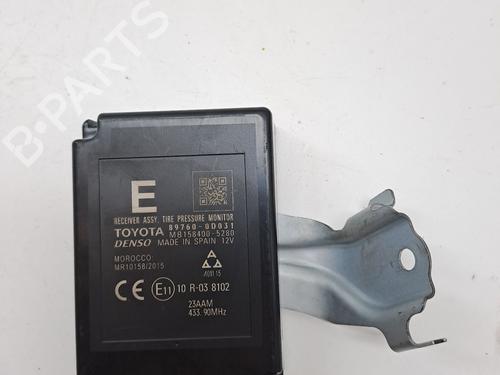 Used Electronic module TOYOTA YARIS (_P13_) 1.0 (KSP130_, KSP130) (69 hp) 26951021