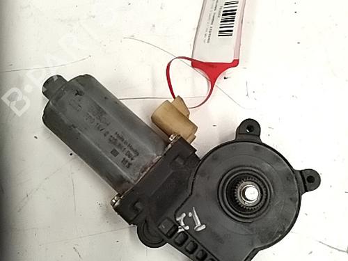 Rudehejsemotor bagstkærm venstre MERCEDES-BENZ M-CLASS (W163) ML 270 CDI (163.113) (163 hp) 29697563