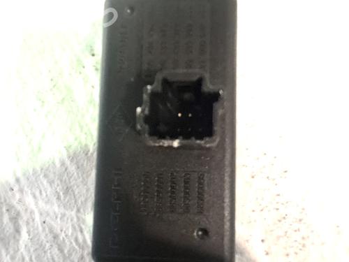 Warning switch RENAULT SCÉNIC III (JZ0/1_) 1.6 dCi (JZ00, JZ12) | BP32257858I22