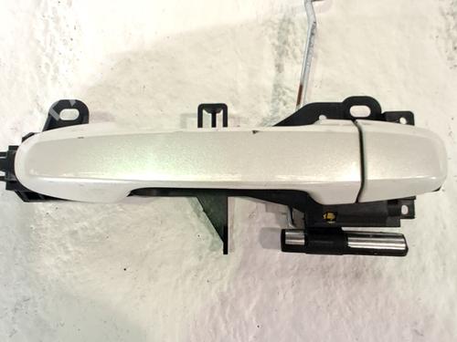 Used Front right exterior door handle TOYOTA AURIS Estate (_E18_) 1.8 Hybrid (ZWE186_, ZWE186R, ZWE186H) (136 hp) 32042304