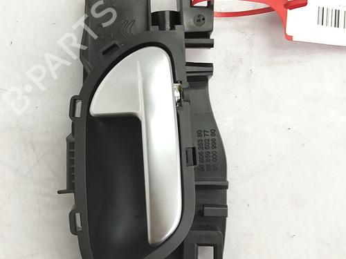 Used Rear right interior door handle Rear right interior door handle 37591981 37591981