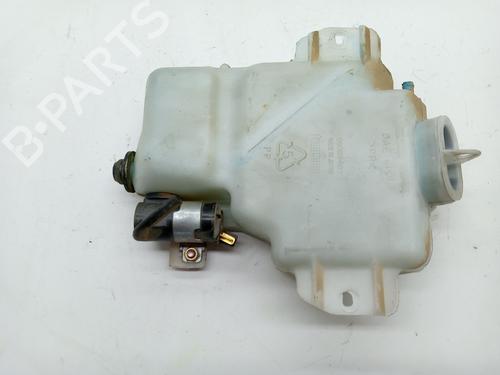 Used Windscreen washer tank MITSUBISHI PAJERO III Canvas Top (V6_W, V7_W) 3.2 DI-D (V68W, V78W) (165 hp) 23357723