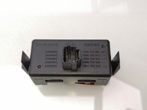 Bouton de warning RENAULT MEGANE III Hatchback (BZ0/1_, B3_) 1.6 16V (BZ1B, BZ1H) (110 hp) 23973726
