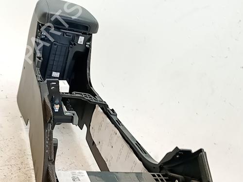 Used Armrest / Center console Armrest / Center console KIA SPORTAGE IV (QL, QLE) 1.6 CRDi Eco-Dynamics+ (136 hp) 36523256 36523256