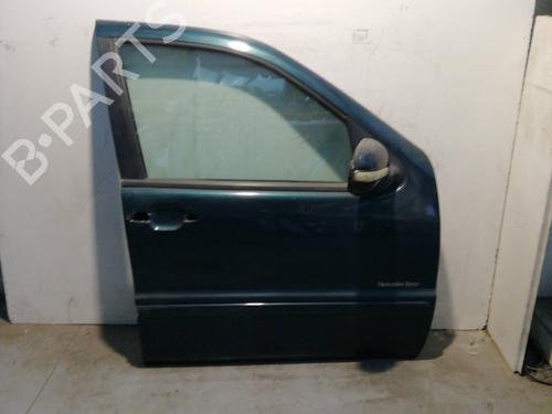 Used Right front door MERCEDES-BENZ M-CLASS (W163) ML 270 CDI (163.113) (163 hp) 25915667