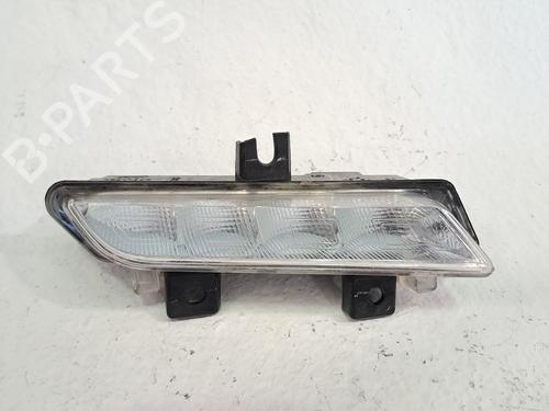 Blinker vorne rechts für RENAULT CAPTUR I (J5_, H5_) 1.5 dCi 90 (J5N4, J5M5, J5MW, J5M6, J5AL, J5AJ) (90 hp) 27858565