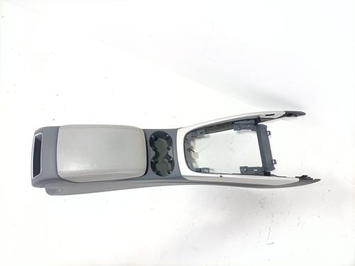 Armrest / Center console AUDI Q5 (8RB) 2.0 TDI | BP29228300I20 