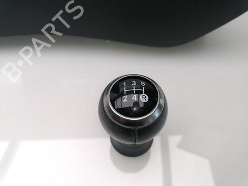 Used Shift knob Shift knob TOYOTA YARIS (_P13_) 1.0 (KSP130_, KSP130) (69 hp) 23937747 23937747