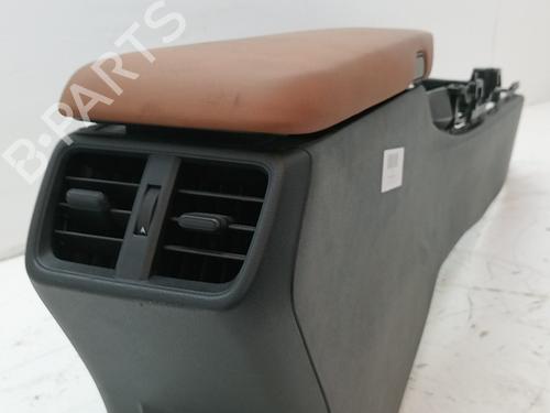 Apoio de Braço / Consola central Apoio de Braço / Consola central LEXUS UX (_AA1_, _AH1_, _MA1_) 250h (MZAH10) (184 hp) 36523636 36523636