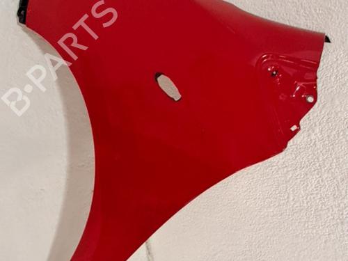 Used Left front fenders TOYOTA YARIS (_P9_) 1.4 D-4D (NLP90_, NLP90R) (90 hp) 31580270