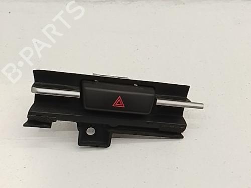Used Warning switch Warning switch MAZDA 2 Hatchback (DL, DJ) 1.5 SKYACTIV-G M Hybrid (90 hp) 40548285 40548285