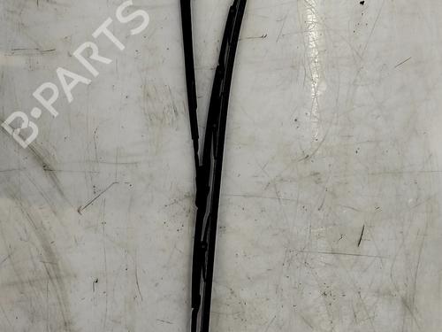 front-windshield-wiper-arm-toyota-auris-_e18_-2012-2013-2014-2015-2016-2017-2018-2019-32258038 main image