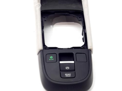 Used Middle console Middle console HONDA JAZZ V (GR_, GS_) 1.5 eHEV (GR3, GR6) (109 hp) 33037526 33037526