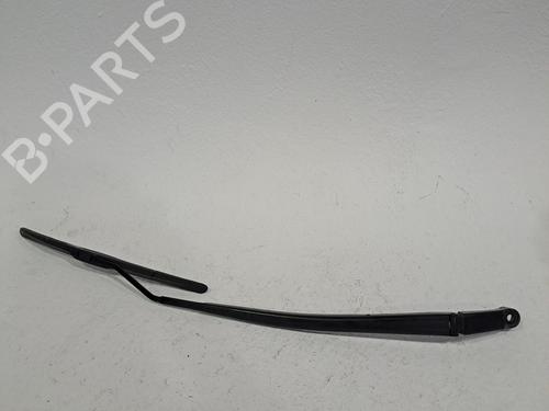 Used Front windshield wiper arm TOYOTA YARIS (_P21_, _PA1_, _PH1_) 1.5 Hybrid (MXPH10, MXPH11) (116 hp) 24515670