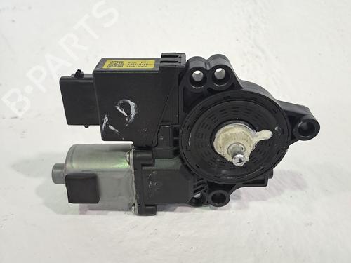 Rudehejsemotor bagstkærm højre KIA CEE'D (JD) 1.6 CRDi 136 (136 hp) 25844788