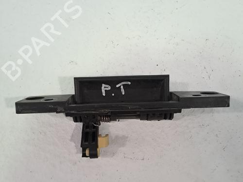 Used Tailgate handle KIA SORENTO I (JC) 2.5 CRDi (170 hp) 24608486