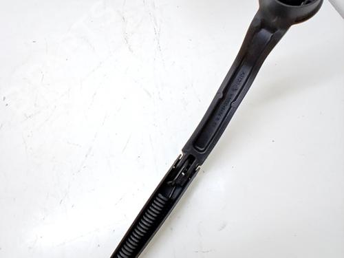 Used Front windshield wiper arm FORD KUGA I 2.0 TDCi (140 hp) 29991191
